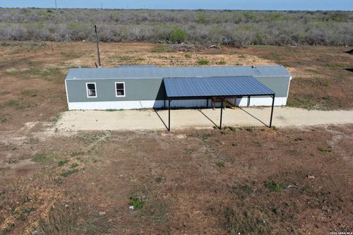 2811 County Road 467, Devine, TX, 78016 | Card Image