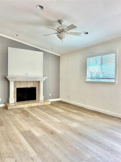 a-1702 Royal Hill Dr, Austin, TX, 78741-5541 | Card Image