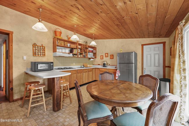 205 - 203205 Main St, Home with 5 bedrooms, 3 bathrooms and 3 parking in Hancock MA | Image 20