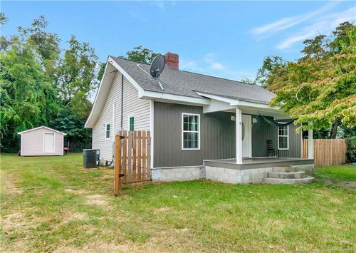 8 Front St, Red Springs, NC, 28377-1767 | Card Image