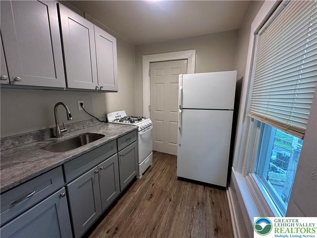 3 - 761 S 8 Th St, Condo with 2 bedrooms, 1 bathrooms and null parking in Allentown PA | Image 7