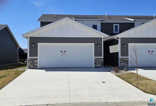 6207 S Hunt Pl Place, Sioux Falls, SD, 57106 | Card Image