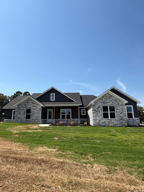 1076 Creekwood, Bauxite, AR, 72011-8066 | Card Image