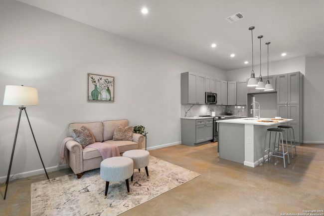 3 - 1002 Morningside Dr, Townhouse with 3 bedrooms, 3 bathrooms and null parking in Terrell Hills TX | Image 17