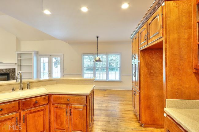557 Arrowhead Cir, House other with 3 bedrooms, 2 bathrooms and null parking in Rutledge GA | Image 19