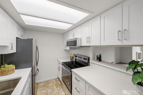 apt-502-3425 Colby Ave, Everett, WA, 98201-4760 | Card Image