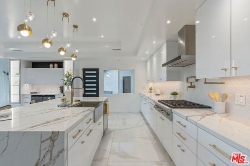 4854 Brewster Dr, Tarzana, CA, 91356 | Card Image