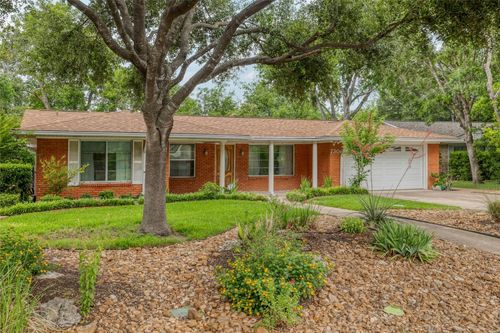 7300 Greenhaven Dr, Austin, TX, 78757-2151 | Card Image