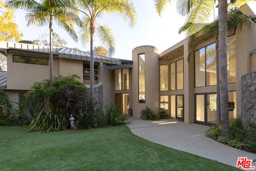 1060 Oakmont Street, Los Angeles, CA, 90049 | Card Image