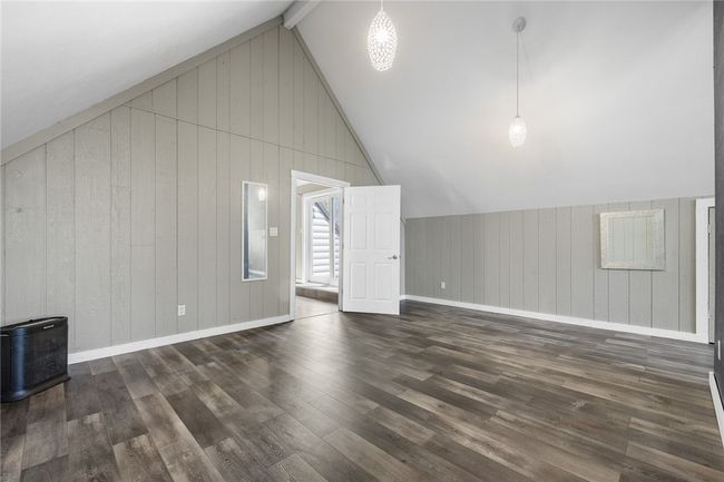 Upstairs Room 1 | Image 37