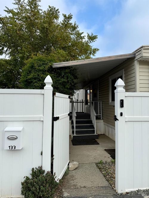 133 Calle Chapultepec, Vacaville, CA, 95687-6512 | Card Image