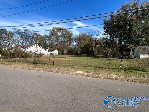 808 Peachtree St Nw, Huntsville, AL, 35816-3936 | Card Image
