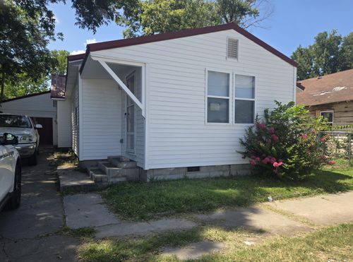 107 D St Ne, Miami, OK, 74354-6320 | Card Image