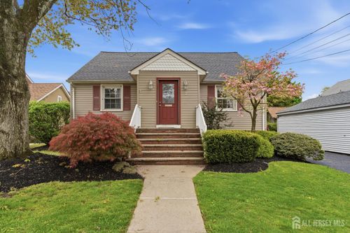 2 Oakwood Pl, North Brunswick, NJ, 08902-2321 | Card Image