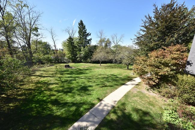 234 - 425 W Willow Court, Condo with 2 bedrooms, 2 bathrooms and null parking in FOX POINT WI | Image 25