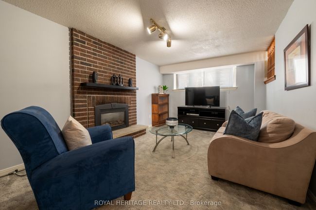 28 Renfield Cres, House other with 3 bedrooms, 3 bathrooms and 2 parking in Whitby ON | Image 28