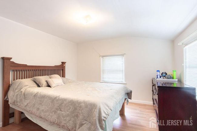 7 Walnut St, House other with 5 bedrooms, 2 bathrooms and null parking in Edison NJ | Image 17