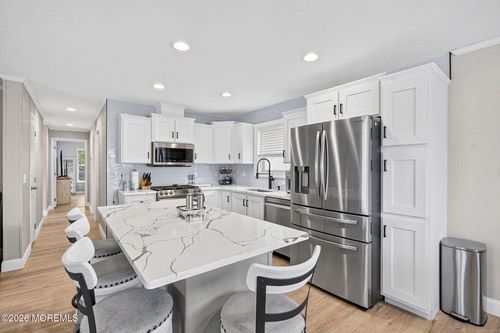 2 Justin Ct, Hazlet, NJ, 07730-4122 | Card Image