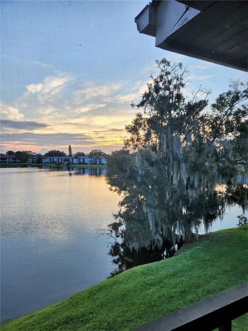 270 Woodlake Wynde, OLDSMAR, FL, 34677-2185 | Card Image