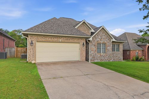 7426 Peach Blossom Ave, Benton, AR, 72019-8282 | Card Image