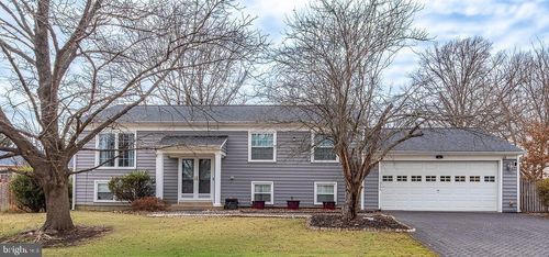 811 Fall Pl, HERNDON, VA, 20170-4107 | Card Image