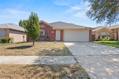 6003 Flyers Ln, Arlington, TX, 76018-2238 | Card Image