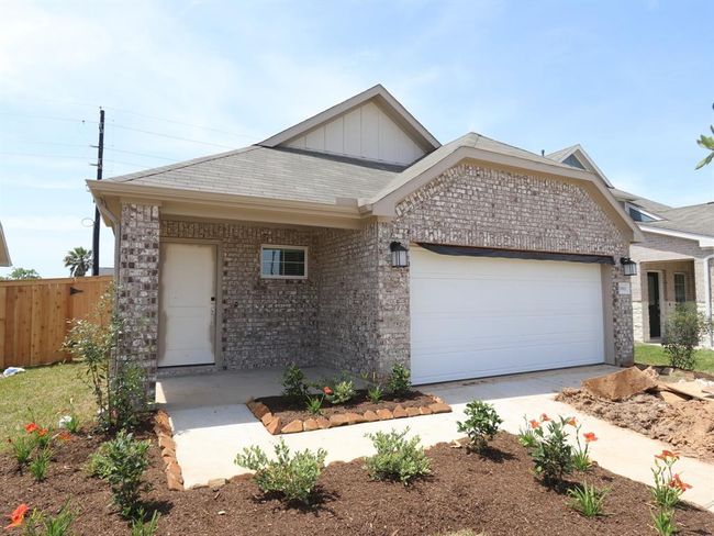 31911 Splendor Dr, House other with 4 bedrooms, 2 bathrooms and 2 parking in Fulshear TX | Image 8