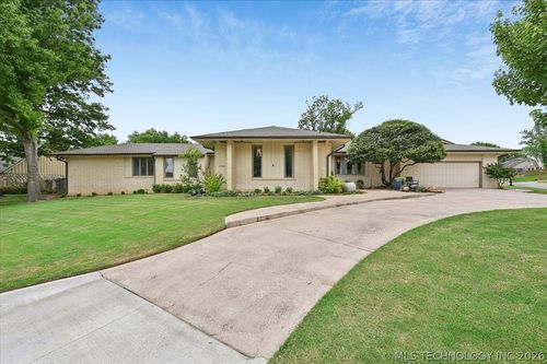 5715 Evanston Pl, Tulsa, OK, 74105-7421 | Card Image