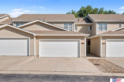 626 Lakeside Dr, Lincoln, NE, 68528-1789 | Card Image