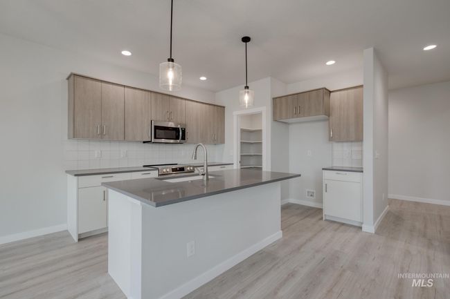 687 N Aleppo Way, House other with 3 bedrooms, 3 bathrooms and 2 parking in Meridian ID | Image 5