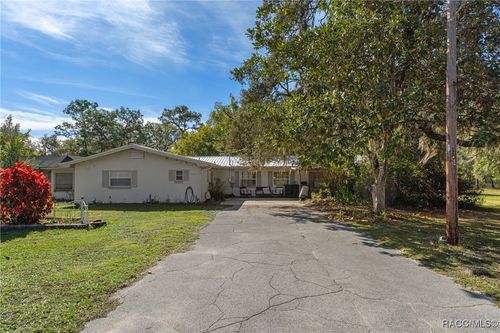 8372 E Lake Bradley Rd, Floral City, FL, 34436-3898 | Card Image