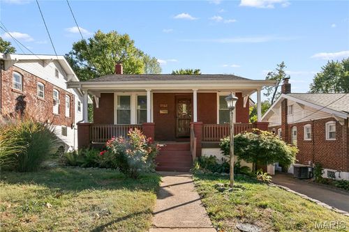 7562 Folk Ave, Maplewood, MO, 63143-1206 | Card Image