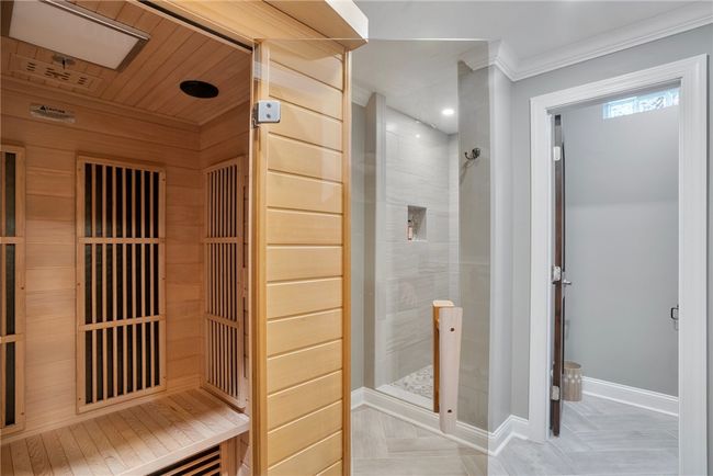 Lower level full bath with sauna | Image 35