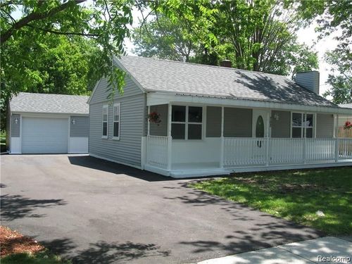 702 Oda St, Davison, MI, 48423-1022 | Card Image
