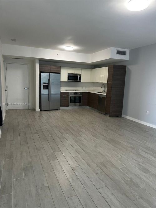 unit-1005-1010 Sw 2nd Ave, Miami, FL, 33130-4457 | Card Image