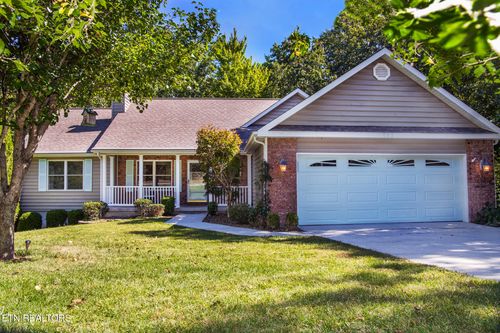 182 Canterbury Dr, Crossville, TN, 38558-7095 | Card Image