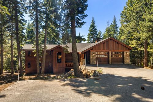 12774 Muhlebach Way, Truckee, CA, 96161-6422 | Card Image