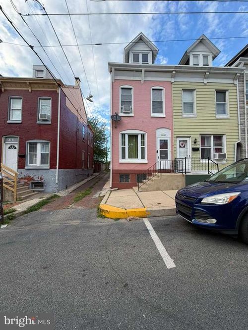 1133 Douglass St, READING, PA, 19604-2438 | Card Image