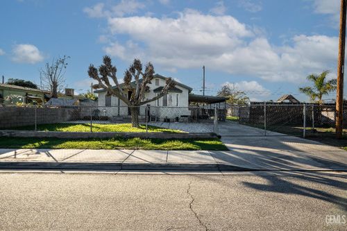 3573 Lotus Ln, Bakersfield, CA, 93307-4435 | Card Image