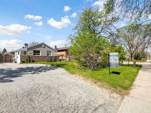 4246 Bloor St W, Etobicoke, ON, M9C1Z7 | Card Image