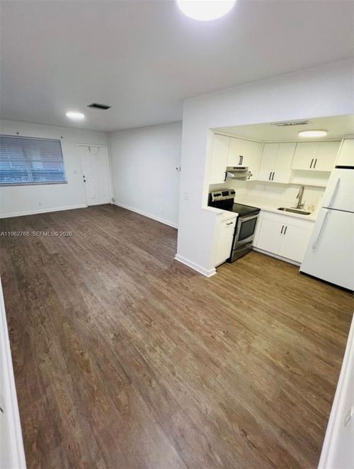 5820-5820 Nw 23rd St, Lauderhill, FL, 33313-3102 | Card Image