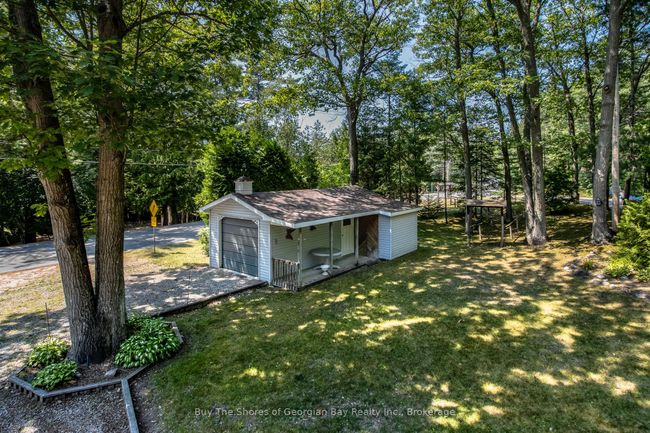 2249 Tiny Beaches Rd S, House other with 3 bedrooms, 2 bathrooms and 6 parking in Tiny ON | Image 4