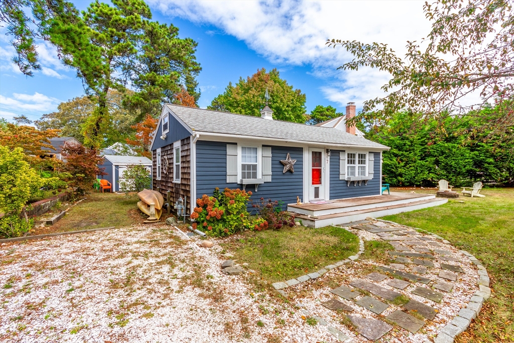 Elliot Dr, West Dennis, MA 02670