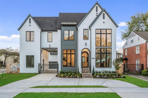 2538 Addison Rd, Houston, TX, 77030-1812 | Card Image