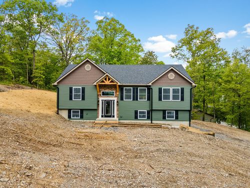 61 Smith Ave, Walden, NY, 12586-2529 | Card Image