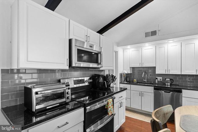 10412 Midway Ln, House other with 3 bedrooms, 2 bathrooms and null parking in LORTON VA | Image 5