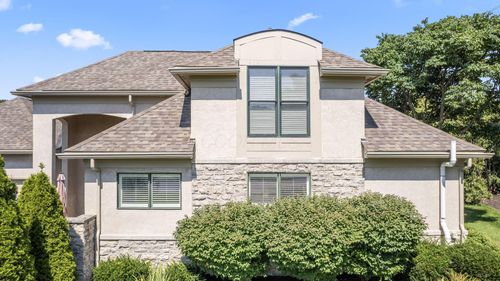 4939 Stonehaven Dr, Upper Arlington, OH, 43220-2827 | Card Image