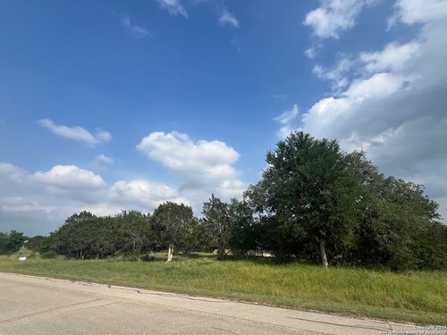 25 Vaquero Dr, Pipe Creek, TX, 78063 | Card Image