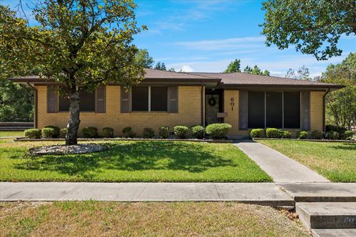 601 Line Dr, Gainesville, TX, 76240-5127 | Card Image