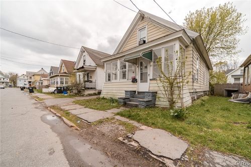 113 Lawrence St, Syracuse, NY, 13208-2143 | Card Image